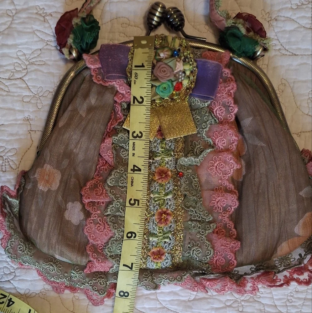 Malina Artisan Style Kiss Clasp Purse - Picture 8 of 9